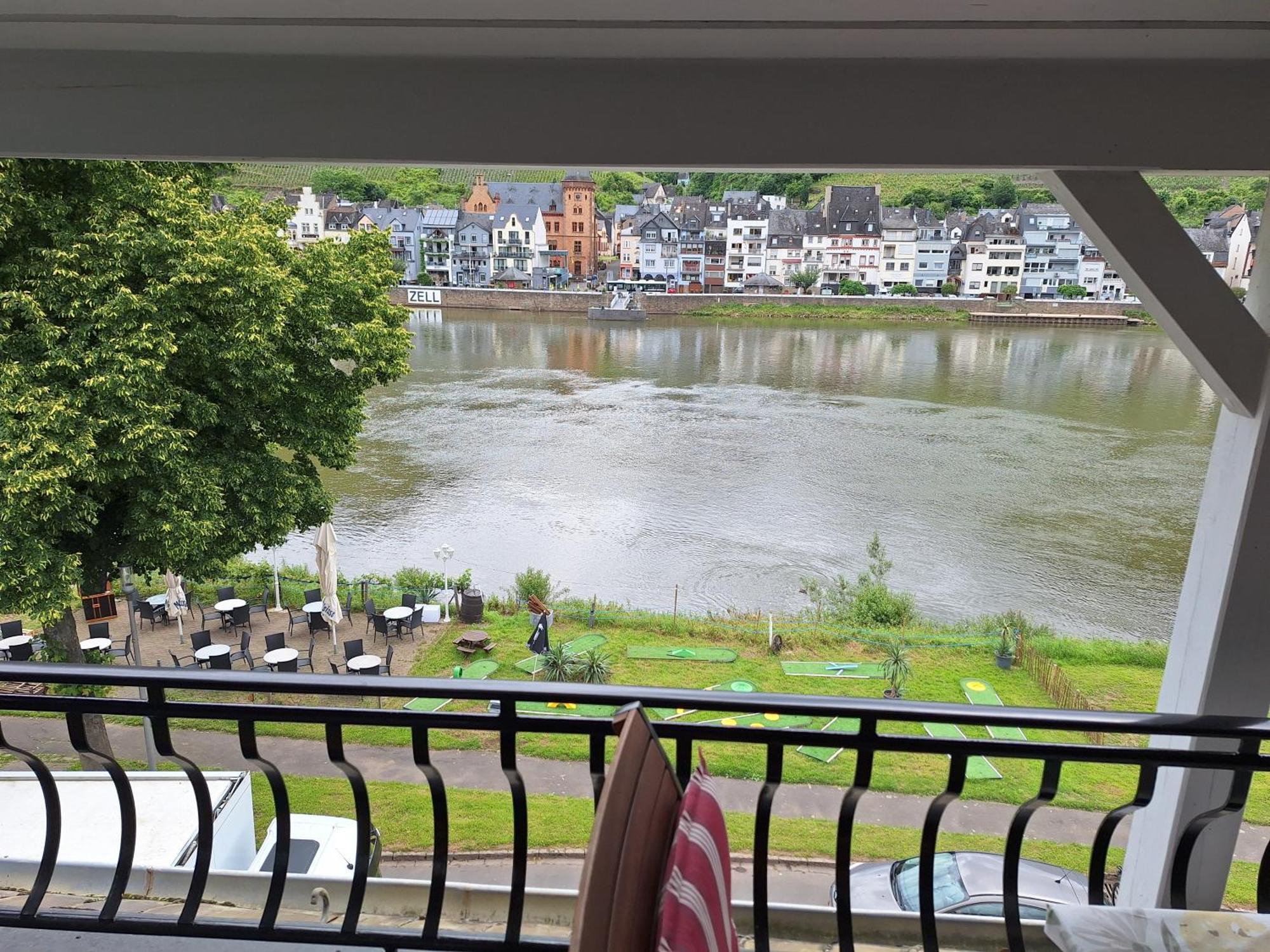 "Ferienhaus An Der Mosel" Zell an der Mosel Exteriör bild