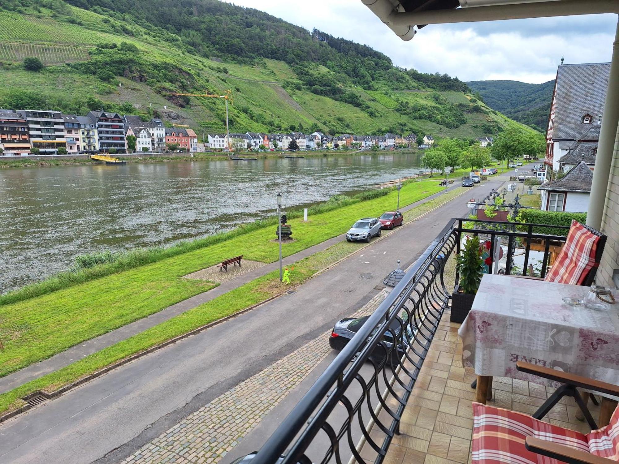 "Ferienhaus An Der Mosel" Zell an der Mosel Exteriör bild